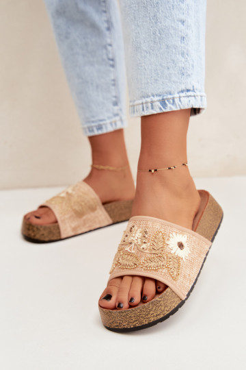 Damenhausschuhe mit einer Plattform Mit Dekoration Beige Ledina 2