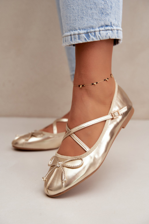 Goldene lackierte Ballerinas mit Bändern Kokardką