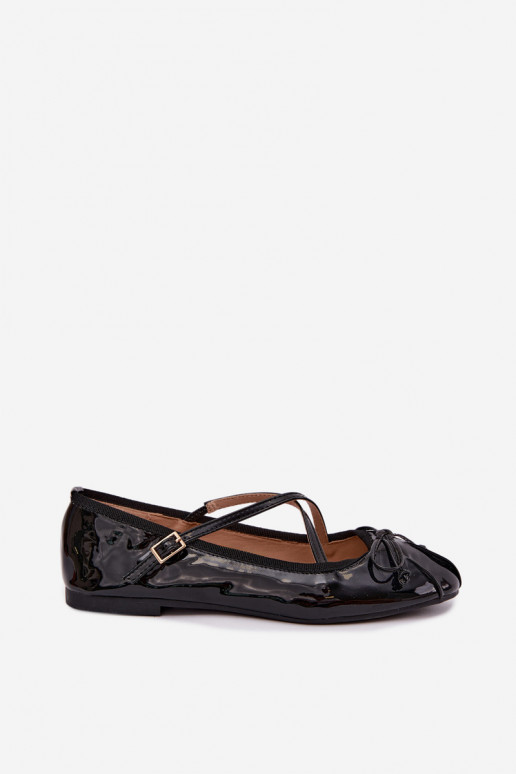 Schwarze lackierte Ballerinas mit Bändern Kokardką