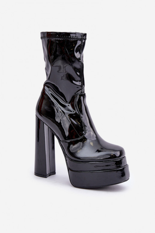 Schwarze Stiefeletten mit Plattform und Lackeffekt Lotisha