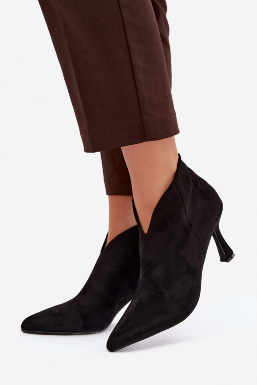 Damen Stiefeletten auf schmalem Absatz mit spitzem Zehen in schwarzer Bessia
