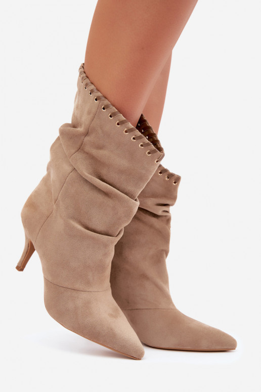 Falten ankle boots mit dünnen Absätzen in sandfarbener Herella