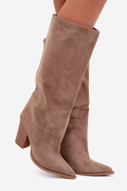 Damen kniehohe Stiefel zum Hineinschlüpfen aus Kunstveloursleder in sandfarbener Farbe Carmina