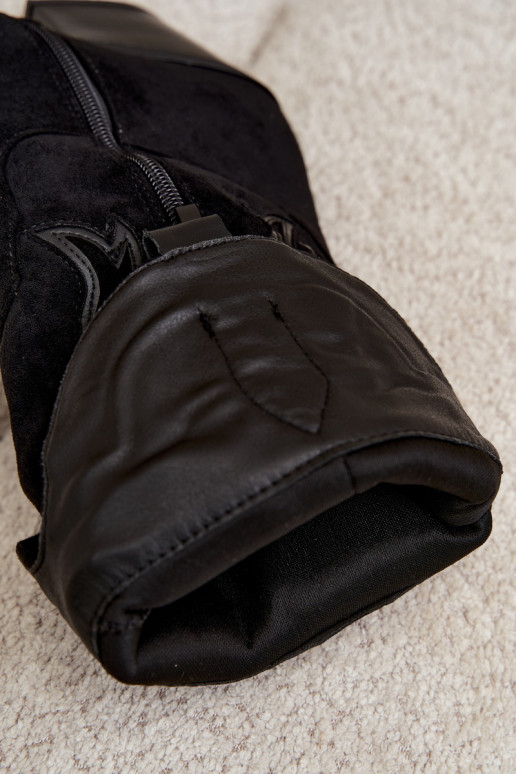 Knöchelhohe Cowboy-Stiefel in schwarz Betina