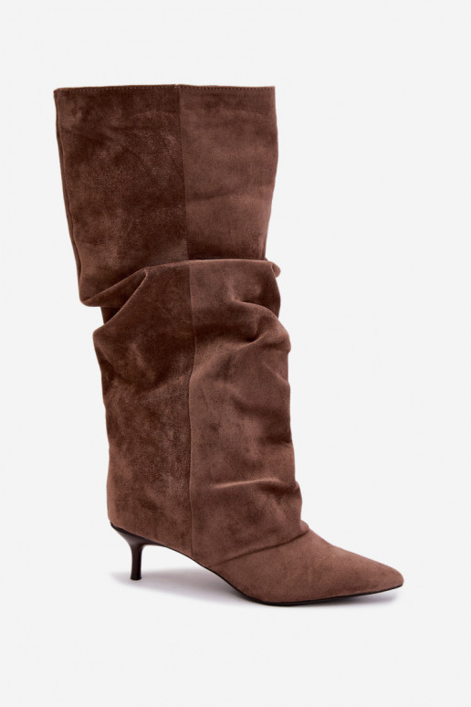 Khakifarbene zerknitterte Knöchelhohe Stiefel mit Kitten-Heel aus Wildleder LoĮen