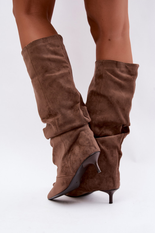 Khakifarbene zerknitterte Knöchelhohe Stiefel mit Kitten-Heel aus Wildleder LoĮen