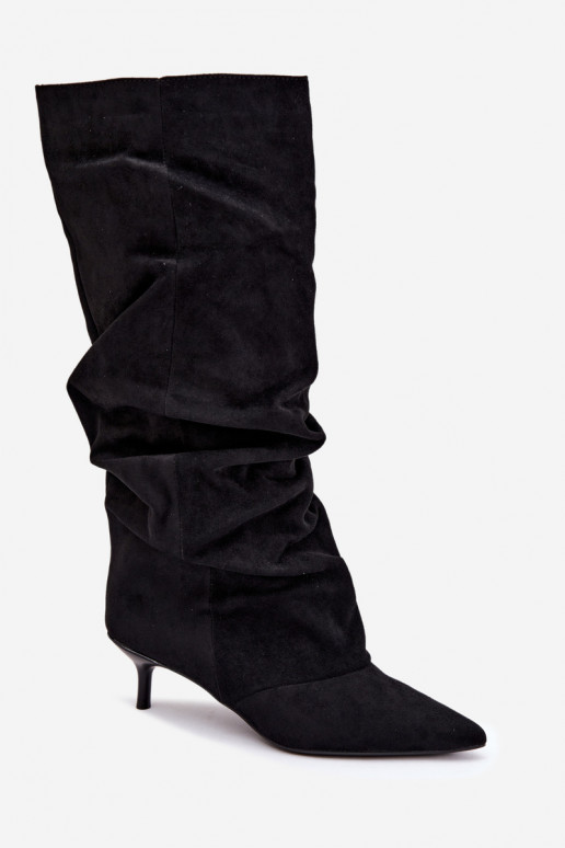 Schwarze zerknitterte Knöchelhohe Stiefel mit Kitten-Heel aus Wildleder LoĮen