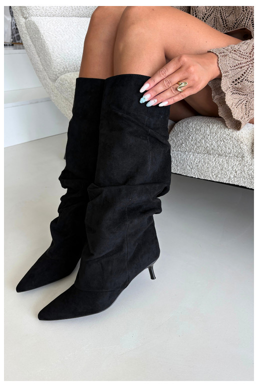 Schwarze zerknitterte Knöchelhohe Stiefel mit Kitten-Heel aus Wildleder LoĮen