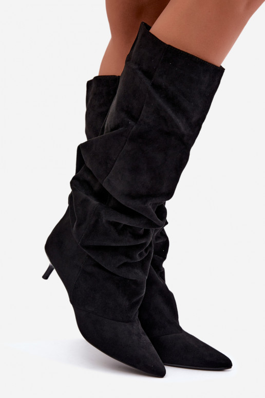 Schwarze zerknitterte Knöchelhohe Stiefel mit Kitten-Heel aus Wildleder LoĮen