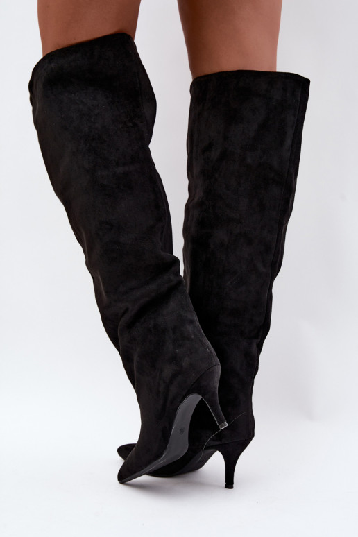 Slip-On Damenkniehohe Stiefel mit dünnen Absätzen in schwarzer Corly