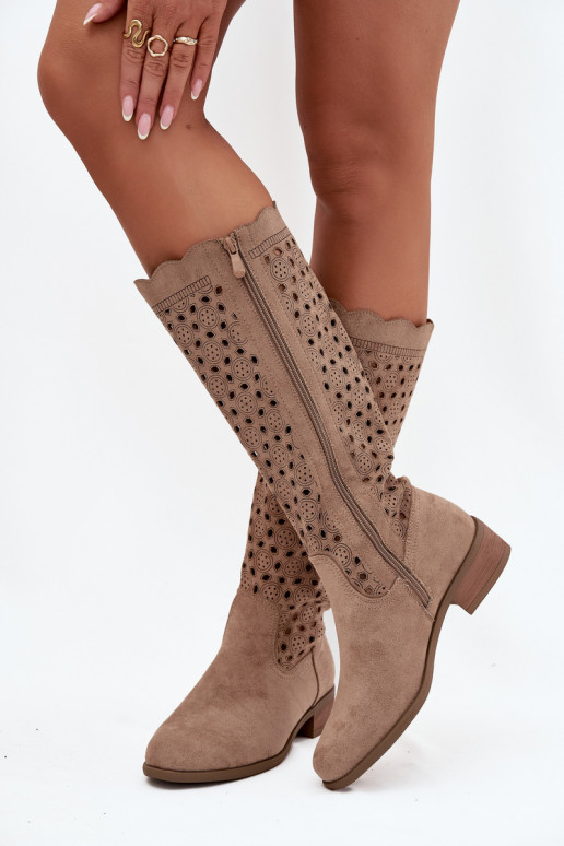 sandfarbene Damen Stiefeletten mit niedrigem Absatz und Ausschnitten