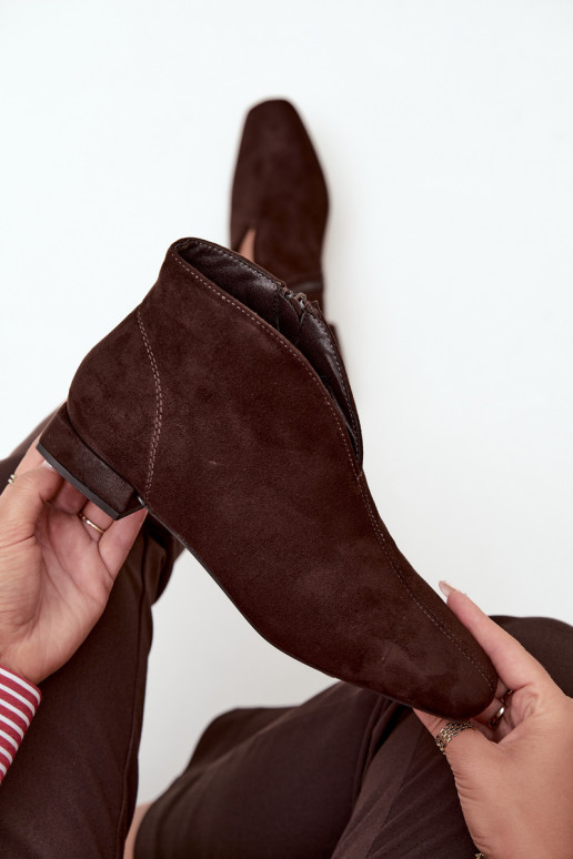 Schokoladenfarbene niedrige Stiefeletten Cut Out mit breiten Absätzen Canella