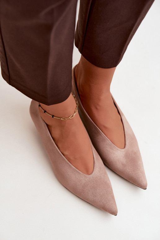 Sandfarbene Wildlederschuhe mit Kitten Heel Nuretta