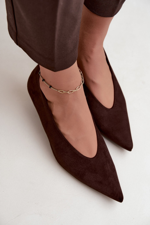Schokoladenfarbene Wildlederschuhe mit Kitten Heel Nuretta