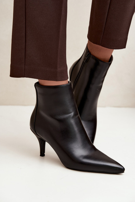 Schwarze Stiefeletten mit schmalen Absätzen und spitzen Zehen aus Kunstleder Niretta