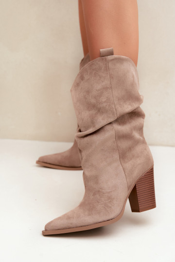 Sandfarbene Veloursleder Stiefeletten mit Rüschen am Absatz Inela 2