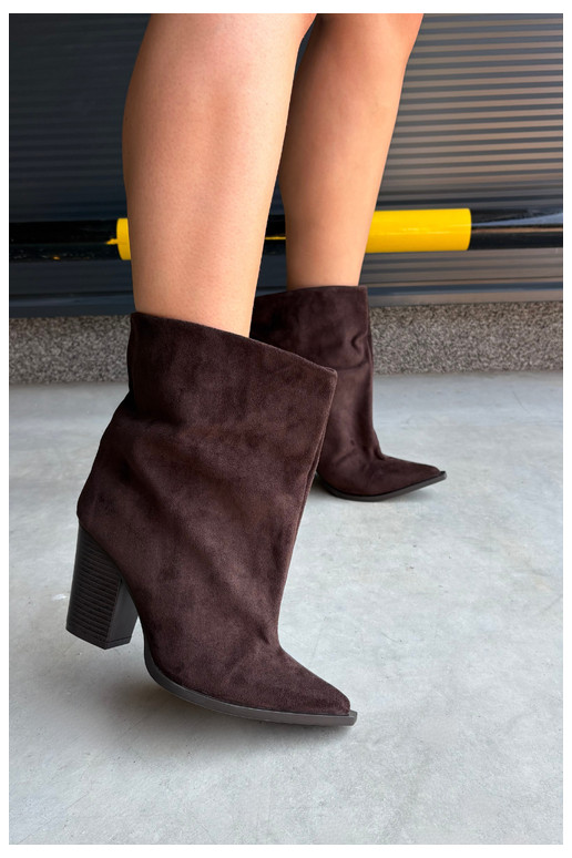 Damen Stiefeletten mit spitzem Vorderteil in Schokoladenfarbe Hileta
