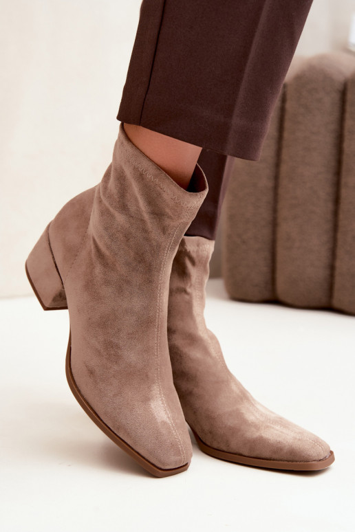 Damen Stiefeletten mit Absatz Typ Klocek in Khakifarbe Rosley