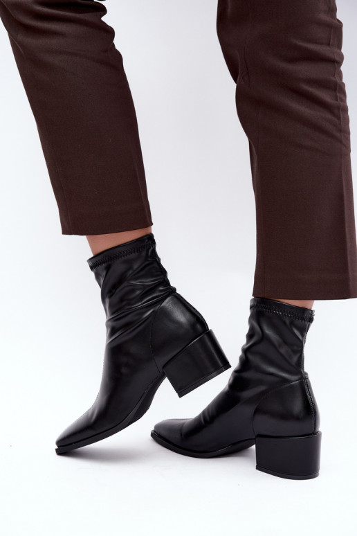 Damen Stiefeletten mit Absatz Typ Klocek aus Kunstleder in schwarzer Farbe Rosley