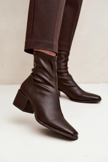 Damen Stiefeletten mit Absatz Typ Klocek aus Kunstleder in Schokoladenfarbe Rosley 2