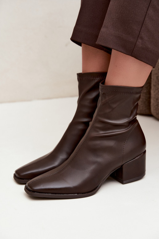 Damen Stiefeletten mit Absatz Typ Klocek aus Kunstleder in Schokoladenfarbe Rosley