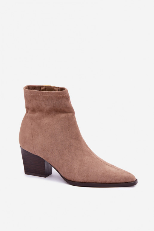 damen Stiefeletten mit schrägen Absätzen in Sandfarbe Atina