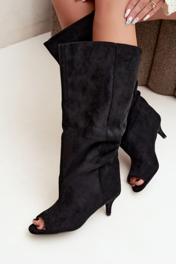 kniehohe Stiefel mit hohem Schaft und offenen Zehen in Schwarz Henya
