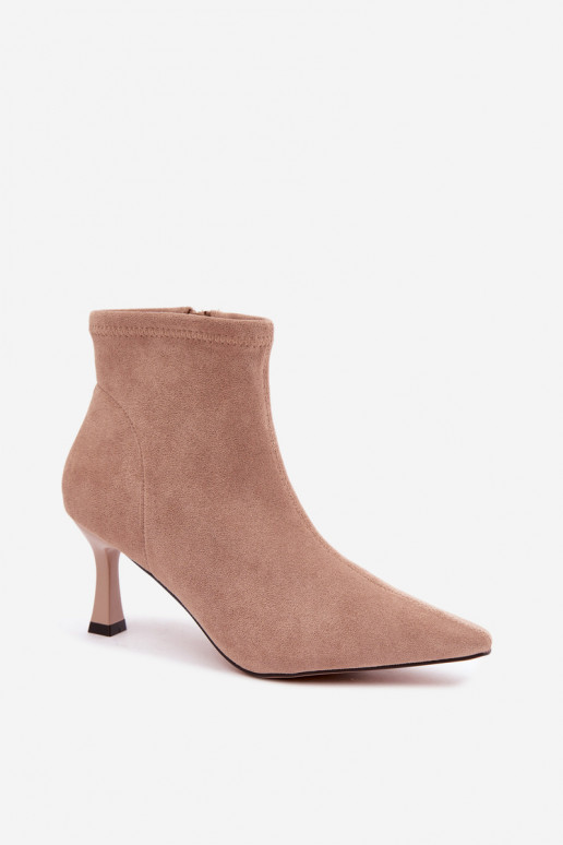 Damen Stiefeletten auf schmalem Absatz mit Nähten in Sandfarbe Clancy
