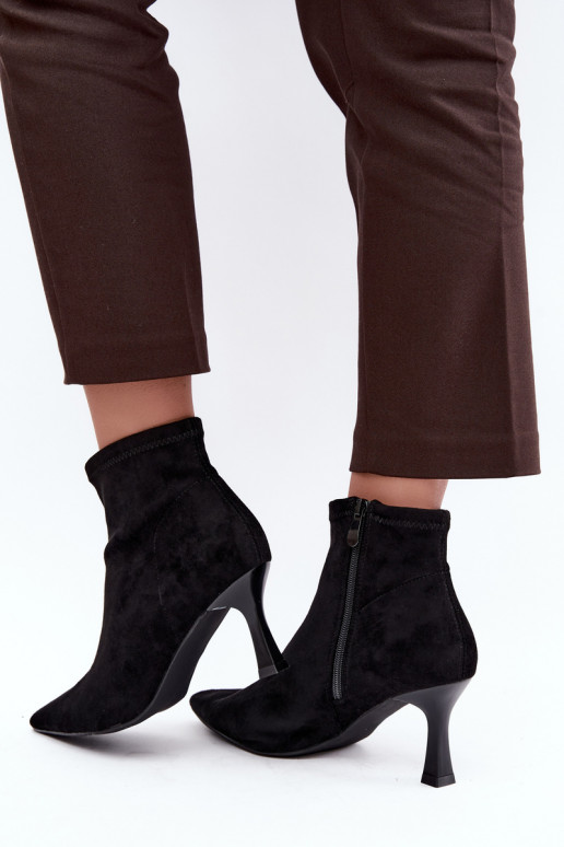 Damen Stiefeletten auf schmalem Absatz mit Nähten in schwarzer Farbe Clancy