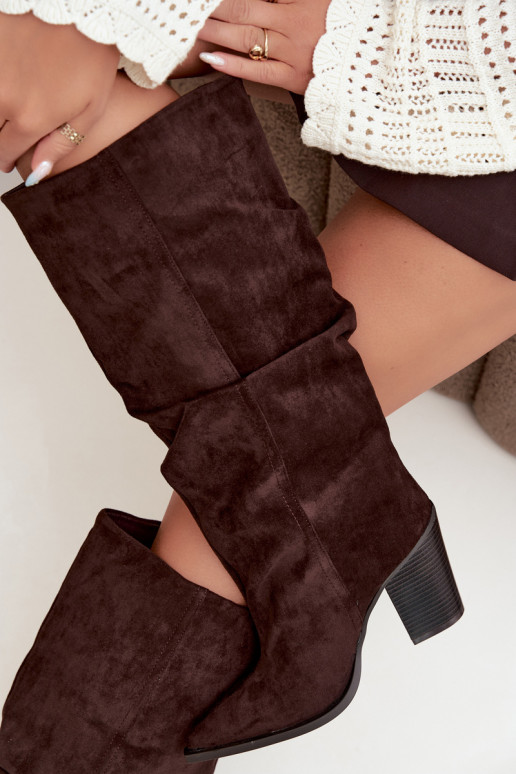 Schokoladenfarbene Stiefeletten mit Absatz und Rüschen Jensy