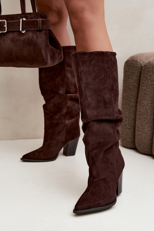 Schokoladenfarbene Stiefeletten mit Absatz und Rüschen Jensy