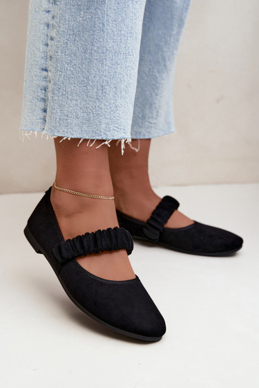 Schwarze Ballerinas mit geschnitzten Riemen Loreya
