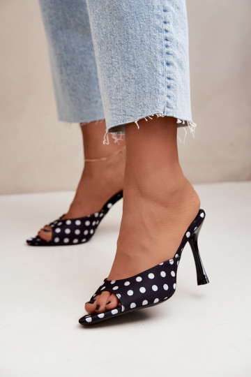Schwarze Sandalen mit dünnen Absätzen und Punkten Pevra 2