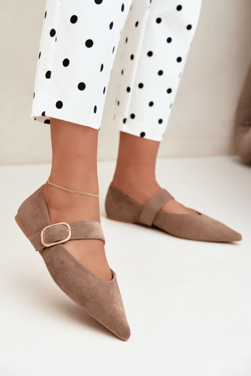 Damen-Ballerinas mit Riemen und Schnallen in sandfarbig Melby