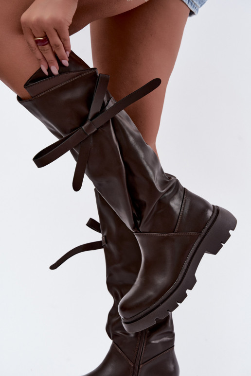 Damen kniehohe Stiefel mit breiten Absätzen und Schleifen in brauner Farbe Amely