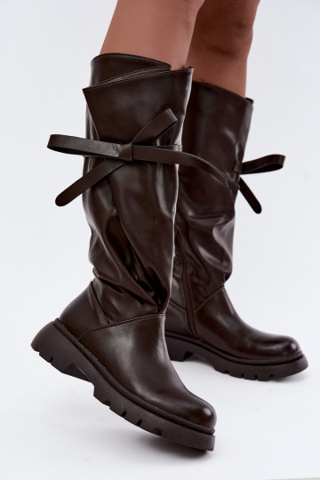 Damen kniehohe Stiefel mit breiten Absätzen und Schleifen in brauner Farbe Amely 2