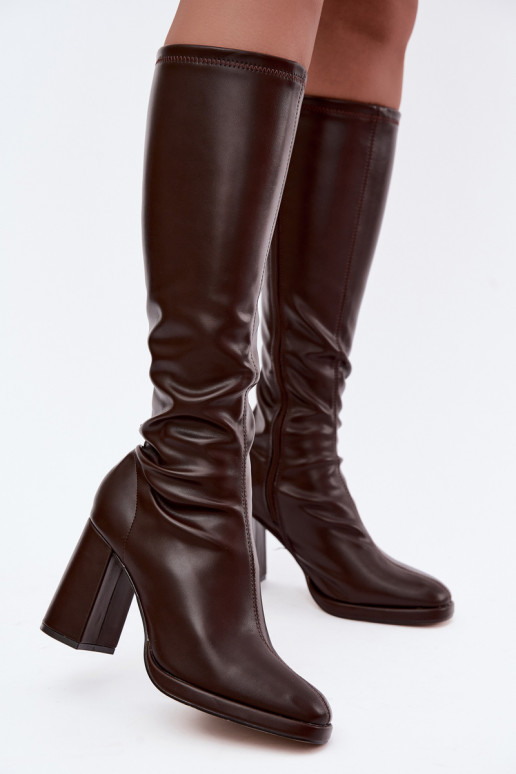 Damen kniehohe Stiefel mit Nähten am Schaft in brauner Farbe Brivana