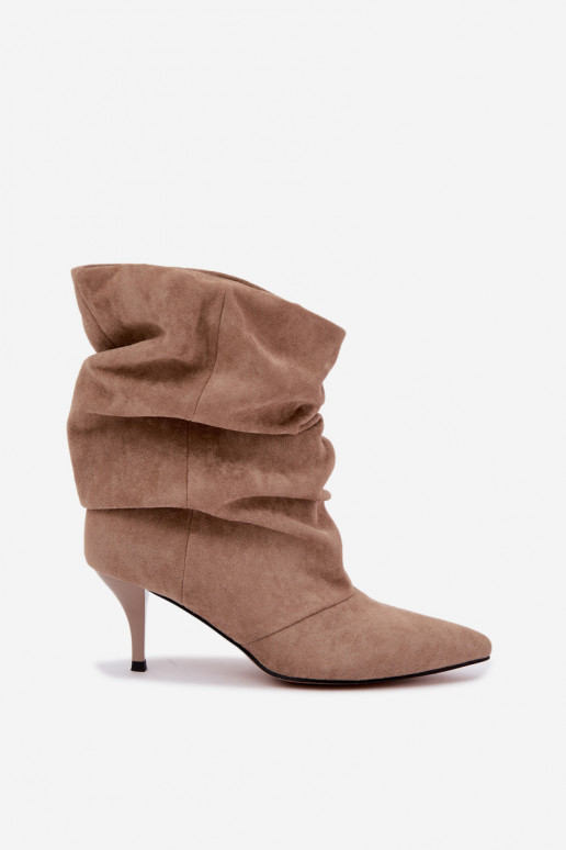 Schlüpfschuh Damen slouchy Stiefeletten mit schmalen Absätzen in Sandfarbe Harissa