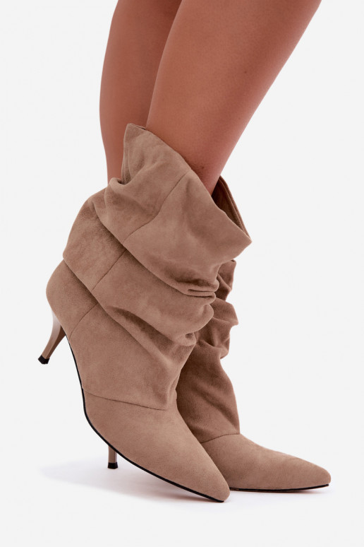 Schlüpfschuh Damen slouchy Stiefeletten mit schmalen Absätzen in Sandfarbe Harissa