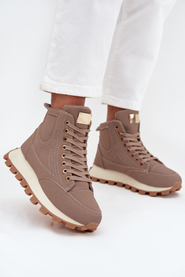 Isolierte Damen Schuhe auf Plattform Tai turirivira beige 2