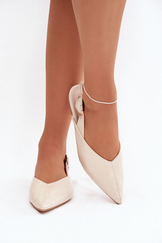Sandfarbene lackierte Ballerinas mit Schnallen Rinalle