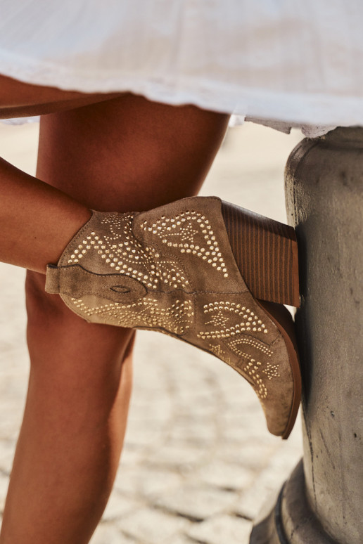Cowboy-Stil Stiefeletten in Gold mit Verzierungen in Sandfarbe Selden