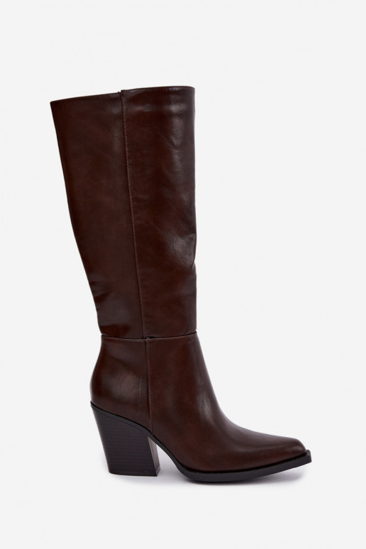Damen kniehohe Stiefel mit Absatz isoliert karamellfarben Katelle