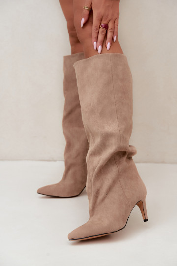 damen kniehohe Stiefeletten zum Hineinschlüpfen mit Absatz in sandfarben Favra 2