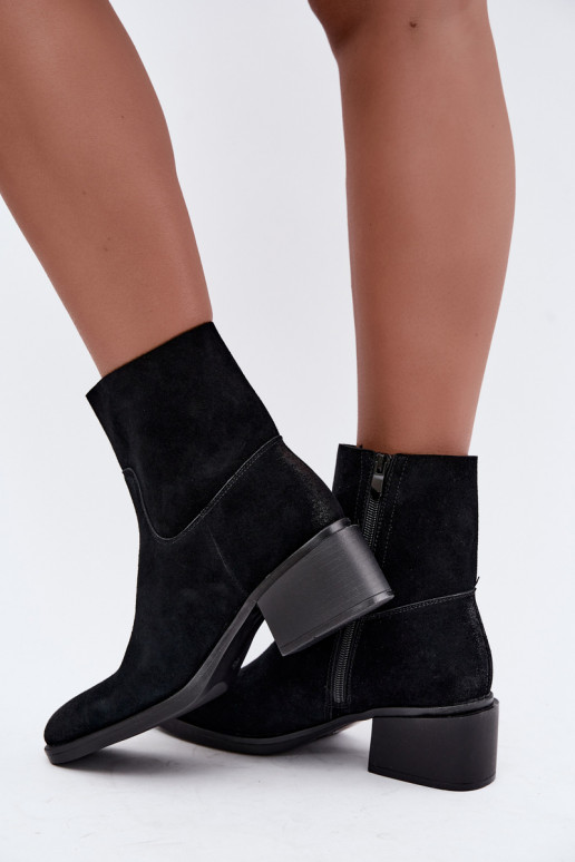 Damen Stiefeletten aus Kunstveloursleder mit Absatz in schwarzer Iveris
