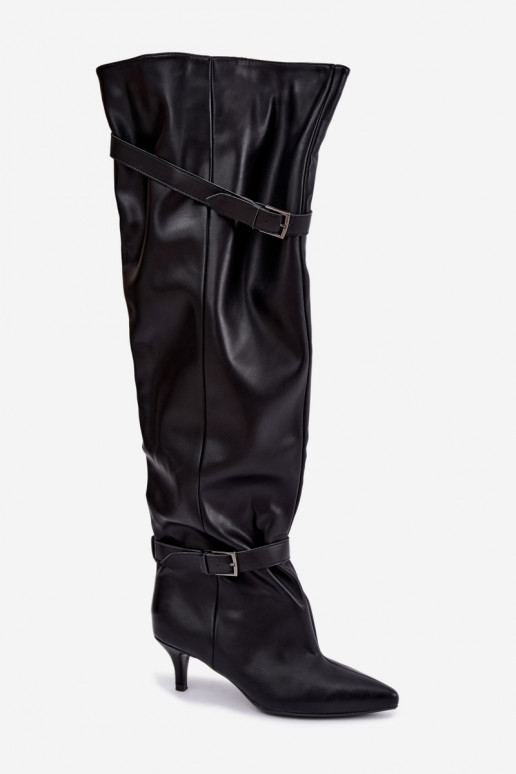 kniehohe Stiefeletten zum Hineinschlüpfen mit Absatz und Schnalle in schwarz Jassy