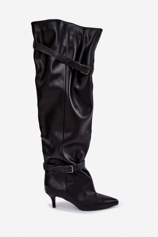 kniehohe Stiefeletten zum Hineinschlüpfen mit Absatz und Schnalle in schwarz Jassy