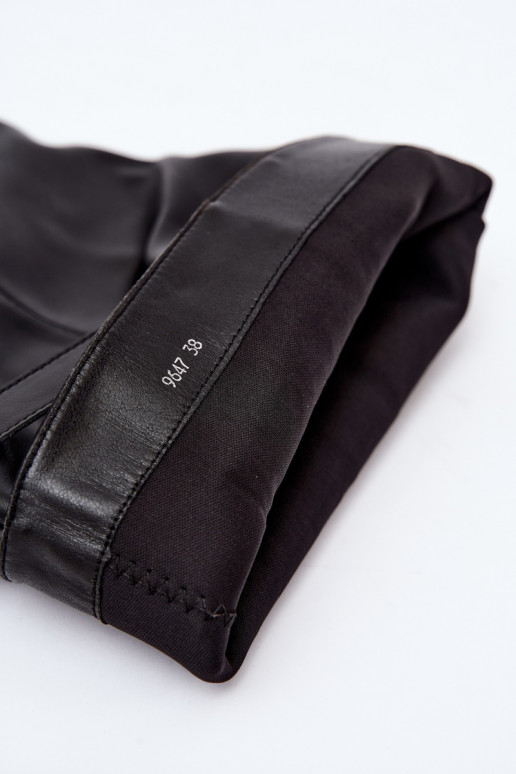 kniehohe Stiefeletten zum Hineinschlüpfen mit Absatz und Schnalle in schwarz Jassy