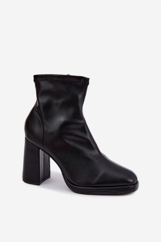 Damen Stiefeletten aus Kunstleder mit Absatz in schwarzer Karvella