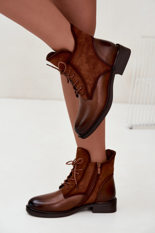 Ismerae braune Stiefeletten mit breiten Absätzen
